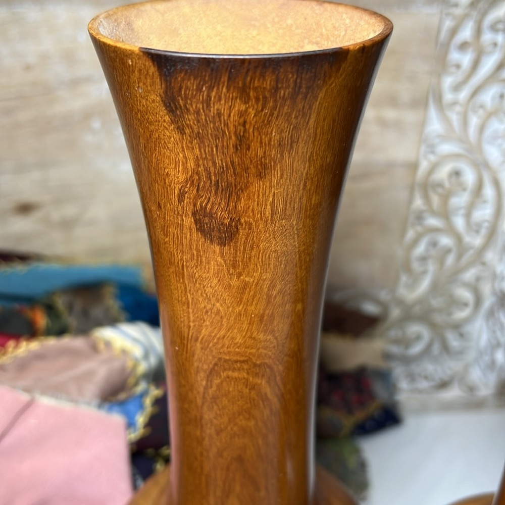 Beautiful Pair of Hand carved wooden vases - Picture 3 of 9